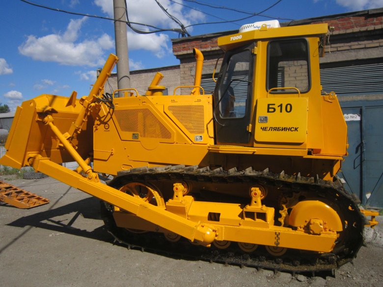 Бульдозер чтз