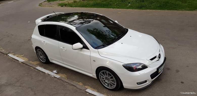 Мазда 3 хэтчбек белая