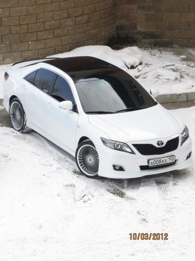 Тойота камри белая с черной крышей