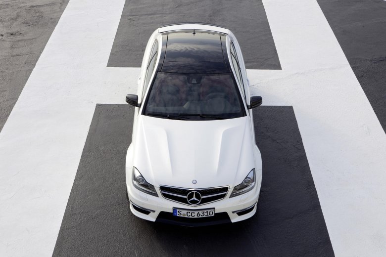 Mercedes benz c63 amg 2012