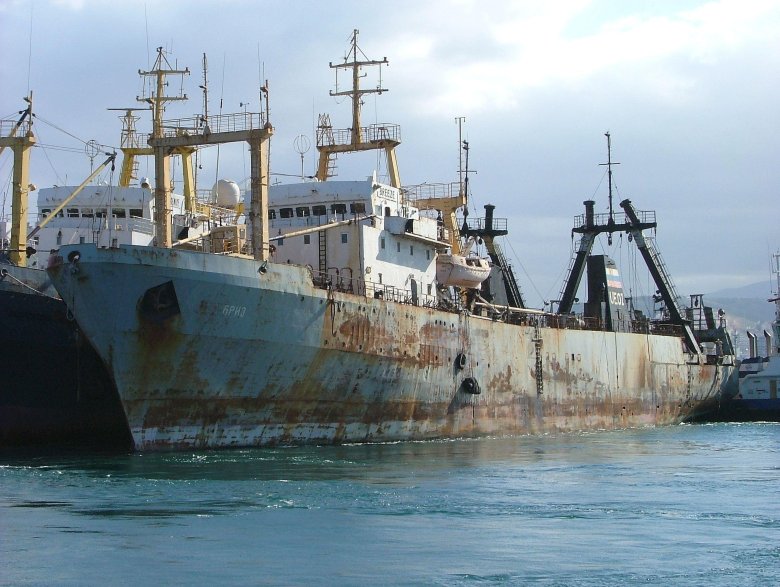 Рыболовный траулер атлантик