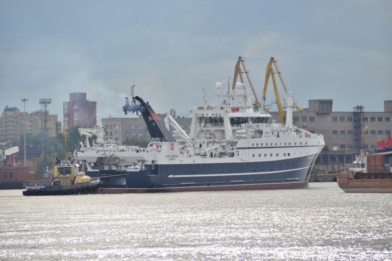 Супертраулер капитан вдовиченко