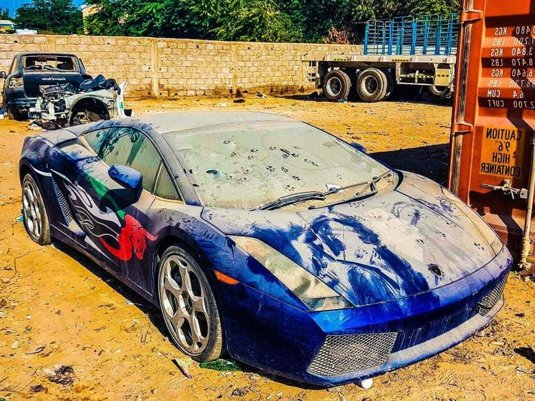 Машина в дубае