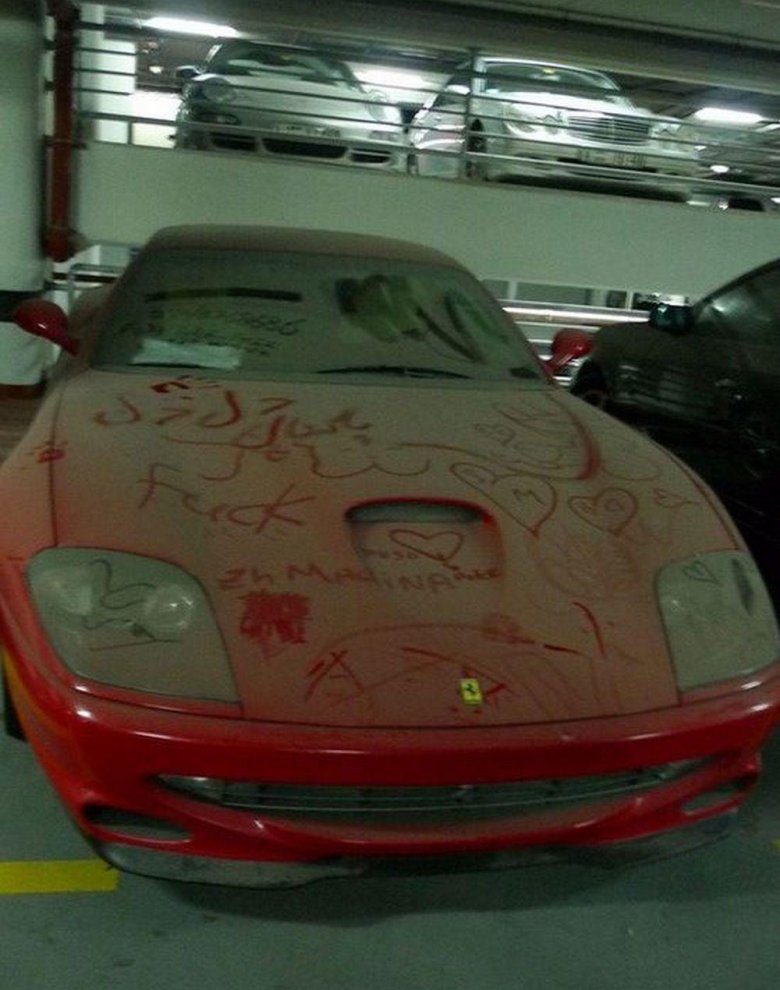 Заброшенные машины в дубае