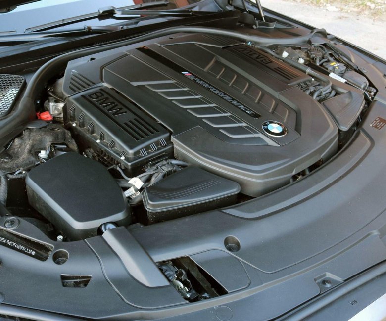 Бмв 760 двигатель