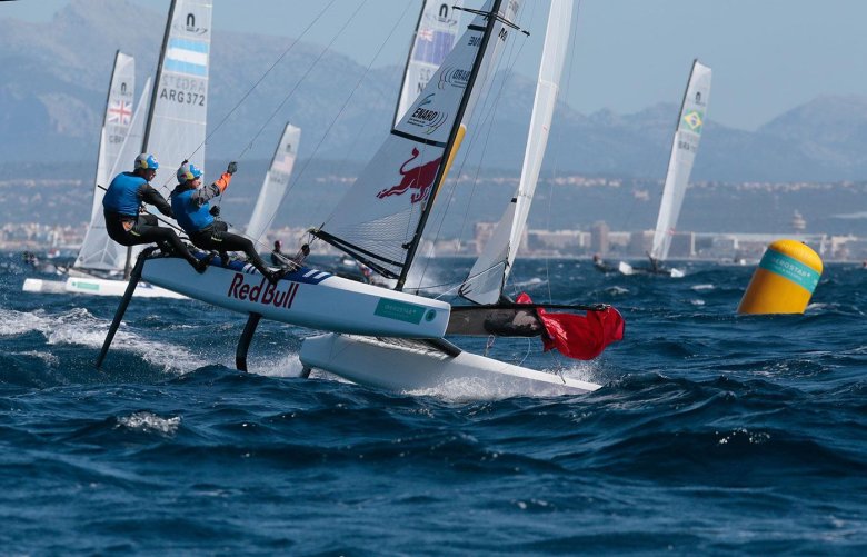 Парусный катамаран торнадо