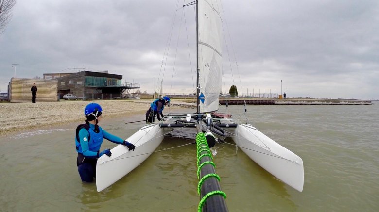 Миникат парусный катамаран