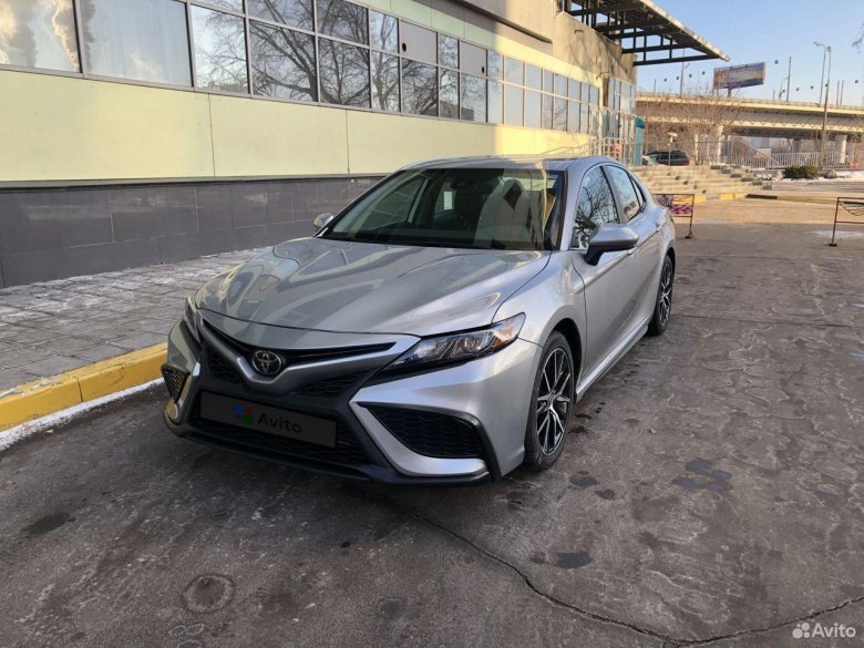 Тойота камри 2022 года