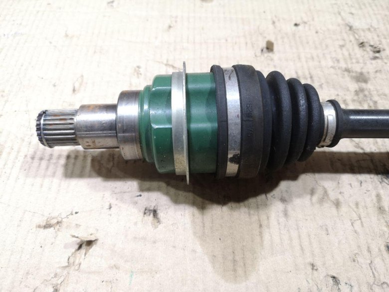 Привод передний правый