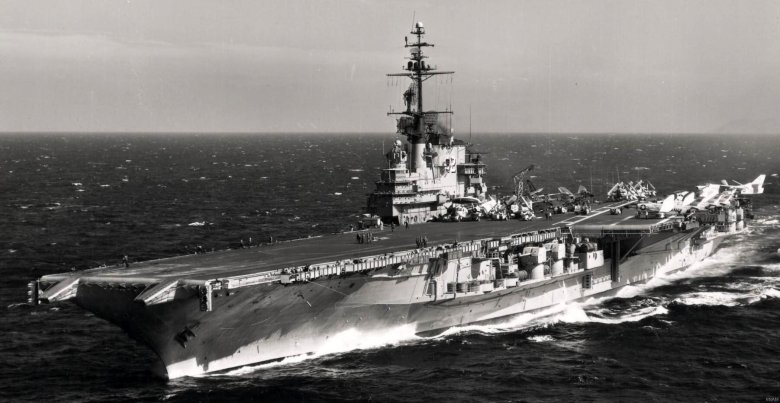 Авианосец эссекс