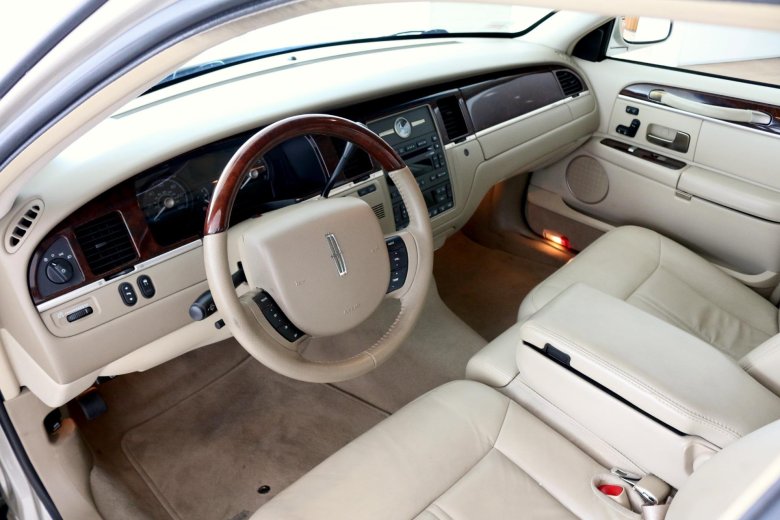 Линкольн таун кар салон