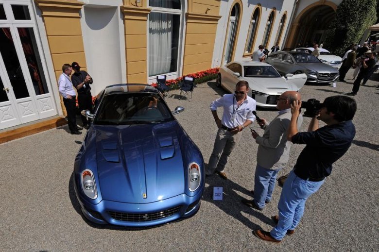 Автомобиль ferrari