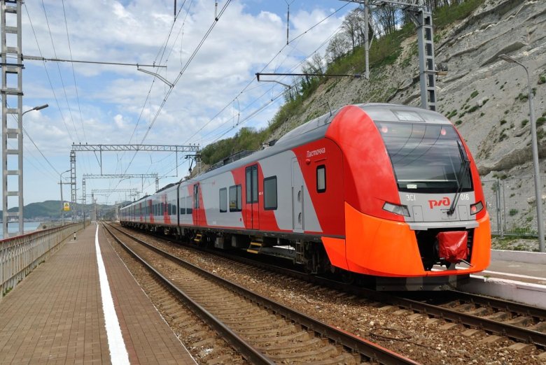 Электропоезд ласточка эс1