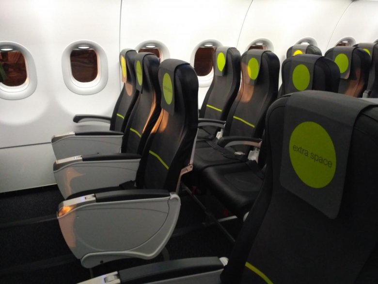 737-800 s7 extra space