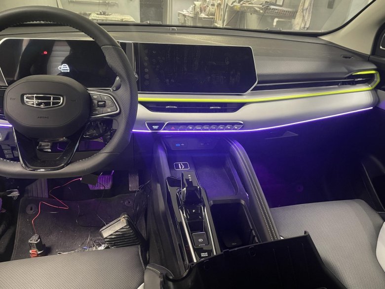 Geely coolray 2023 салон