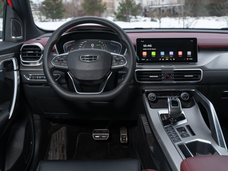 Geely coolray салон