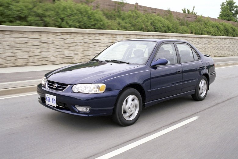 Toyota corolla e110 седан