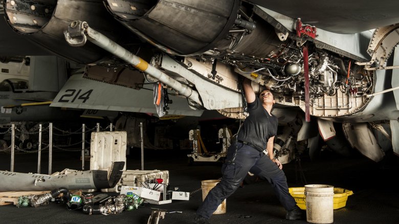 Техник авиационных двигателей