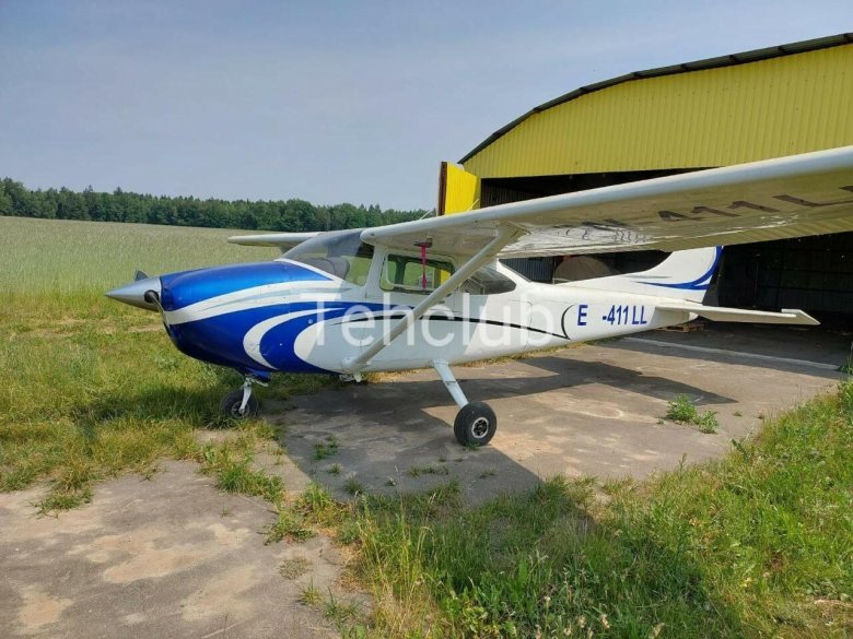 Самолет цессна