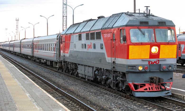 Пассажирский тепловоз тэп70