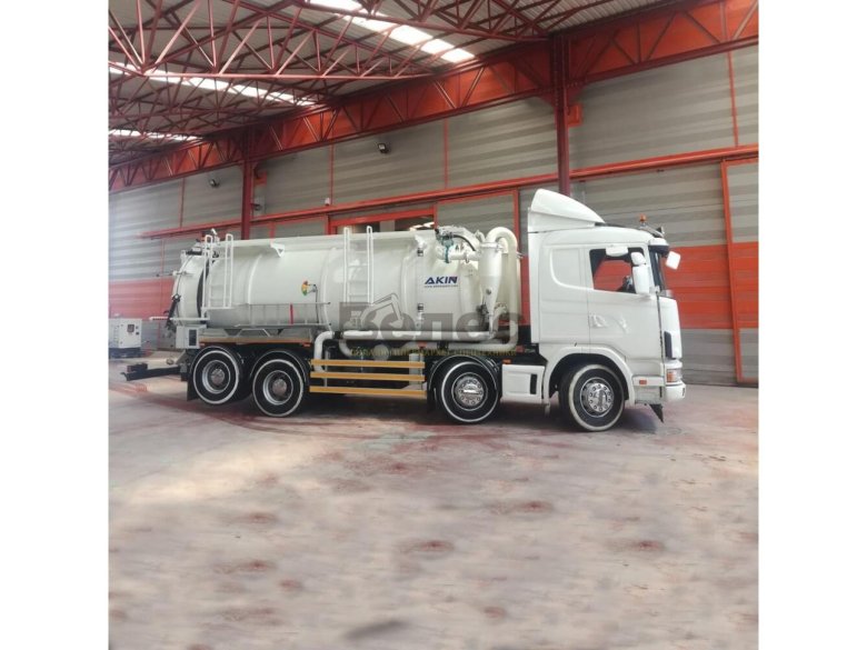 Каналопромывочная машина jurop