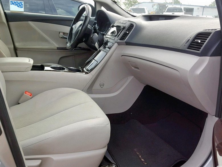 Тойота венза 2010