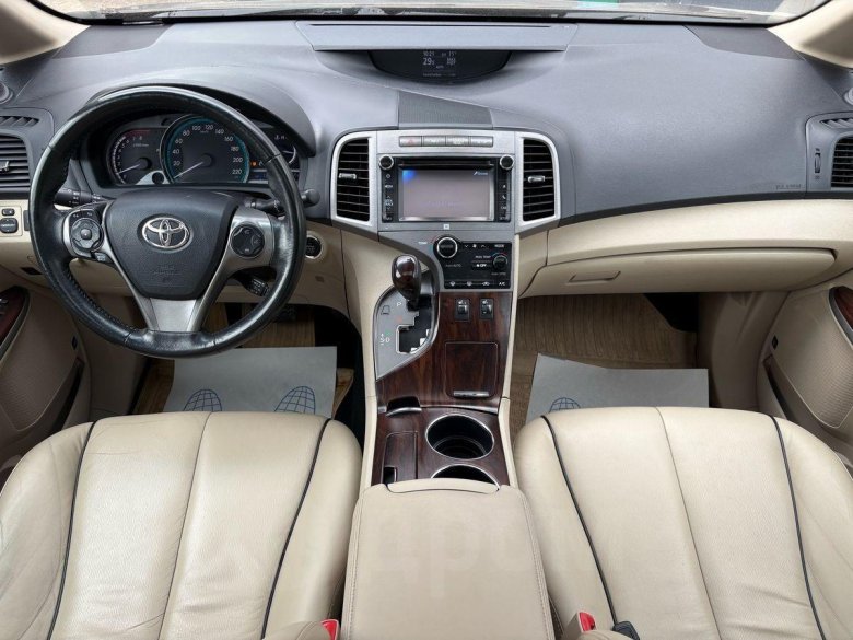 Тойота венза 2010 года