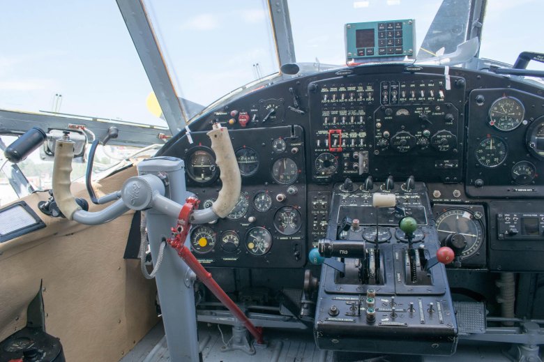 Панель приборов самолета ан2