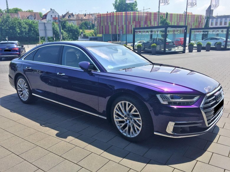Audi a8 фиолетовая
