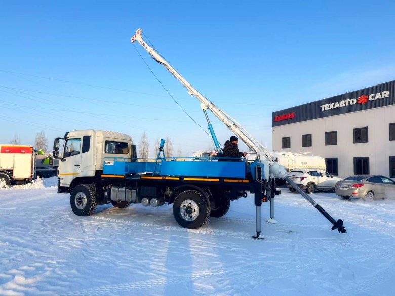 Бурильно-крановая машина для установки опор
