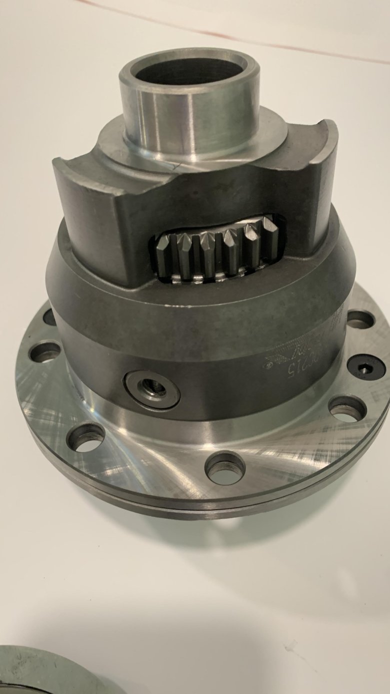 21062402010 с самоблокирующимся дифференциалом