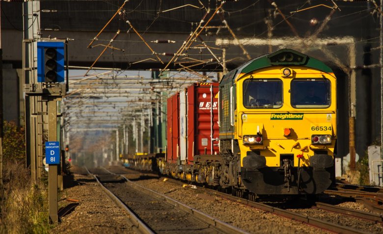 Грузовой поезд