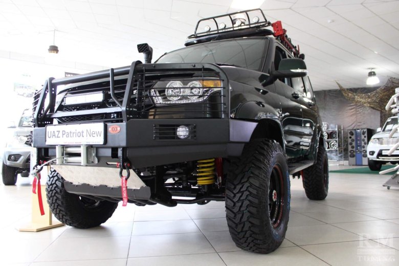 Тюнингованный уаз патриот