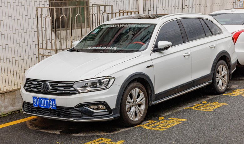 Фольксваген серебристый