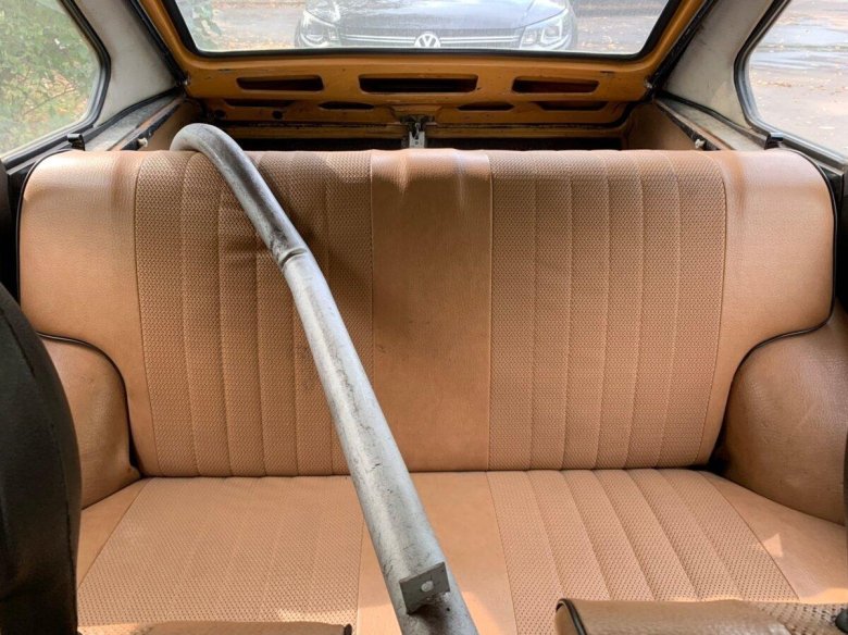 Автомобиль старый