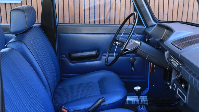 Салон москвич 2140