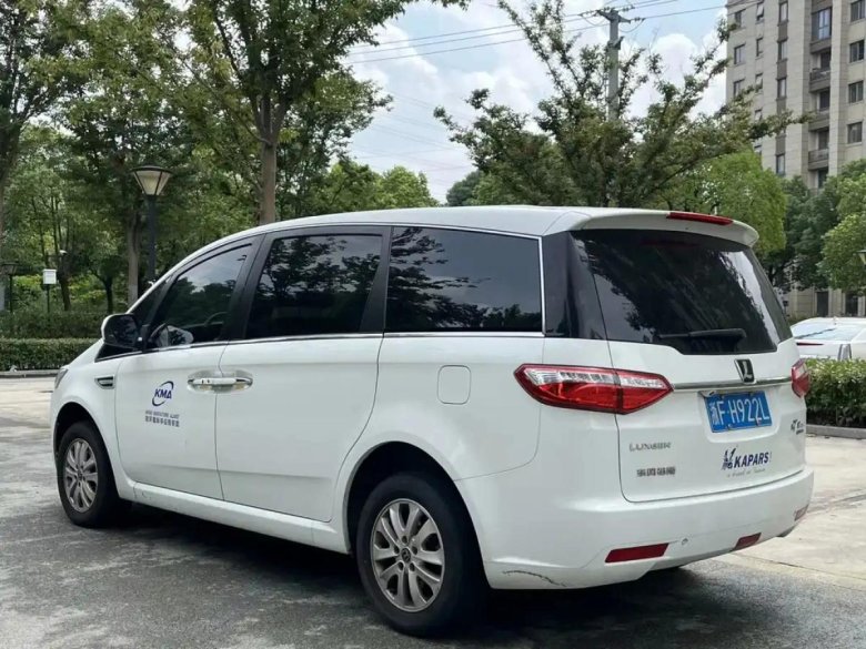 Минивэн китайский