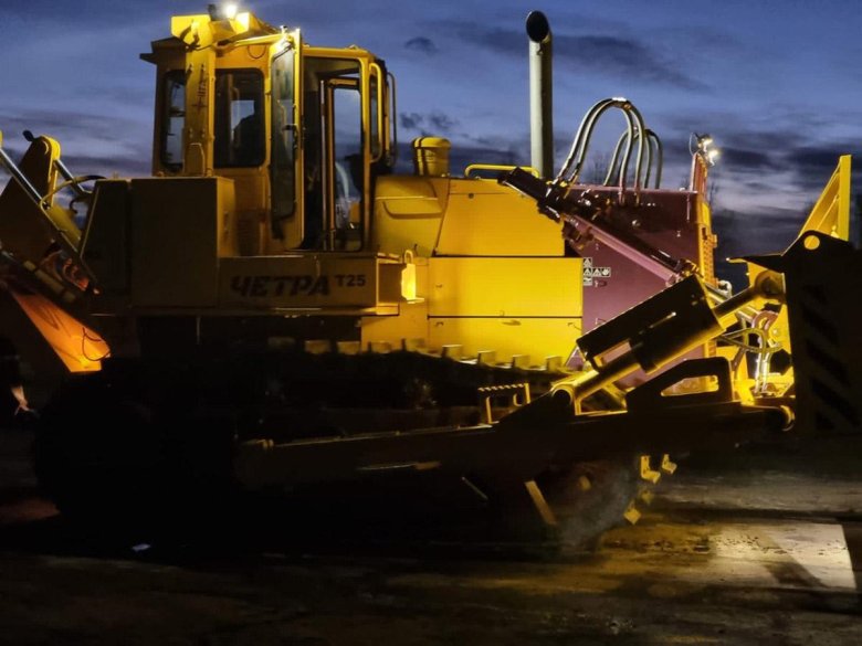 Четра бульдозер