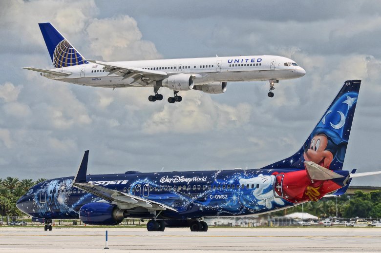 Ливреи самолетов авиакомпаний мира