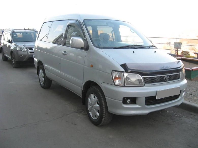 Toyota town ace noah 2000