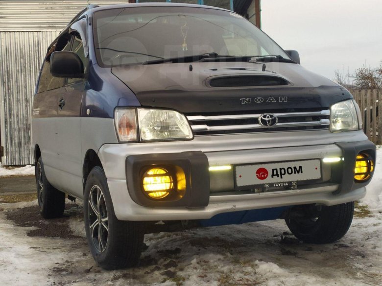 Тойота лит айс ноах