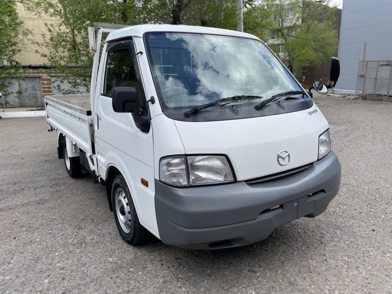 Мазда бонго 2015