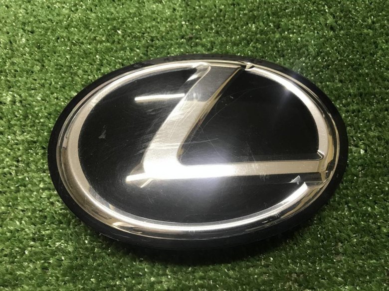 Эмблема лексус на решетку радиатора