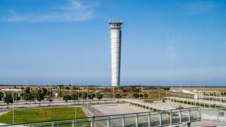 Air traffic control tower