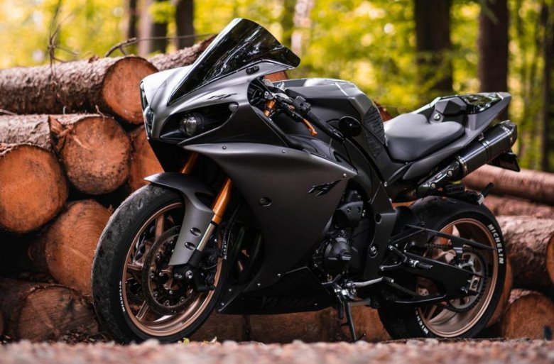 Спортбайк ямаха р1 чёрный