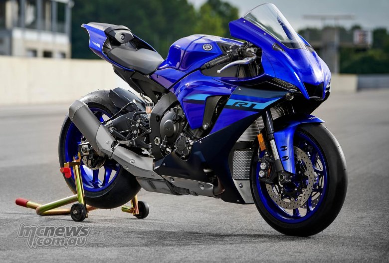 Yamaha yzf r 1 m