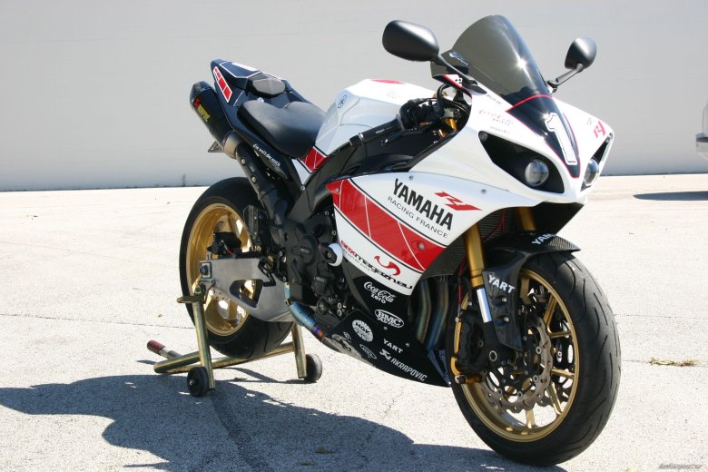 Yamaha r1 2010