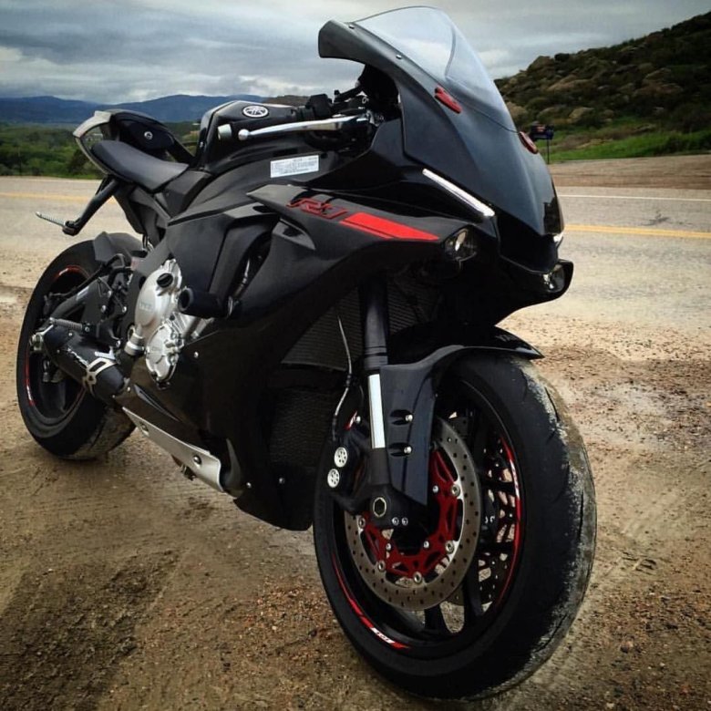 Спортбайк ямаха р1 чёрный