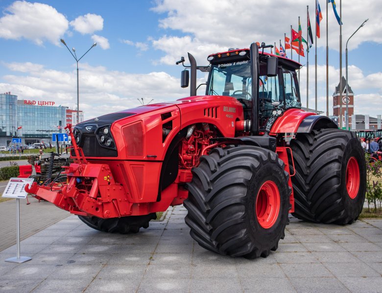 Трактор беларус новый