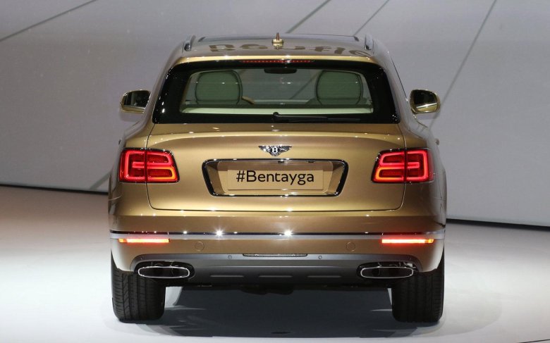 Bentley джип сзади
